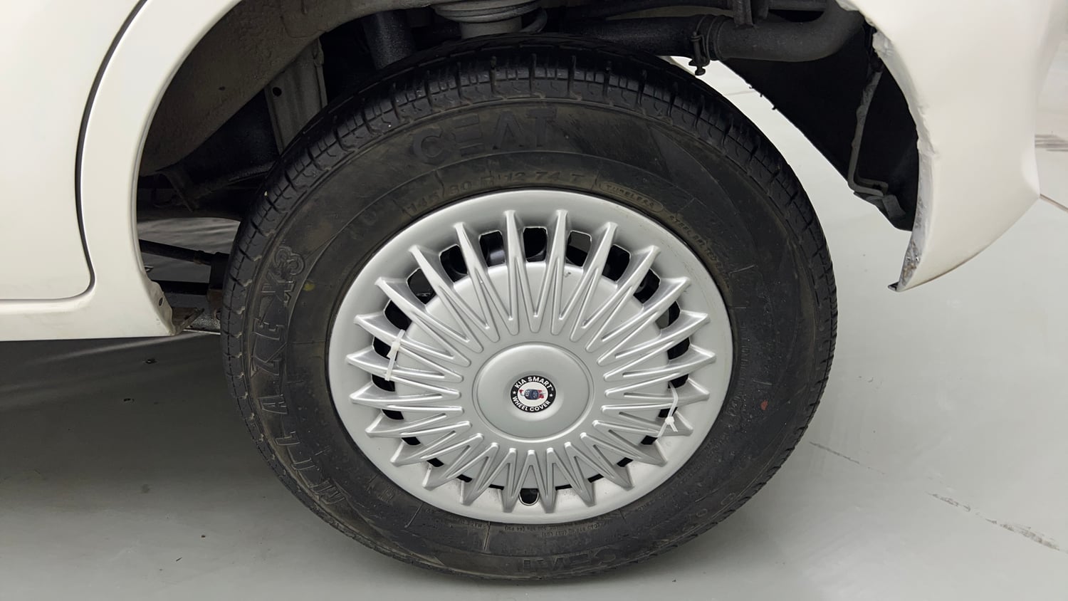 Used 2016 Maruti Suzuki Alto 800 Vxi Petrol Manual tyres LEFT REAR TYRE RIM VIEW