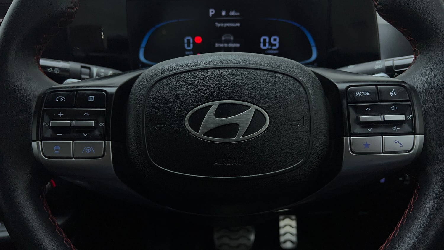 Used 2023 Hyundai Verna SX (O) 1.5 Turbo Petrol DCT Petrol Automatic top_features Cruise control