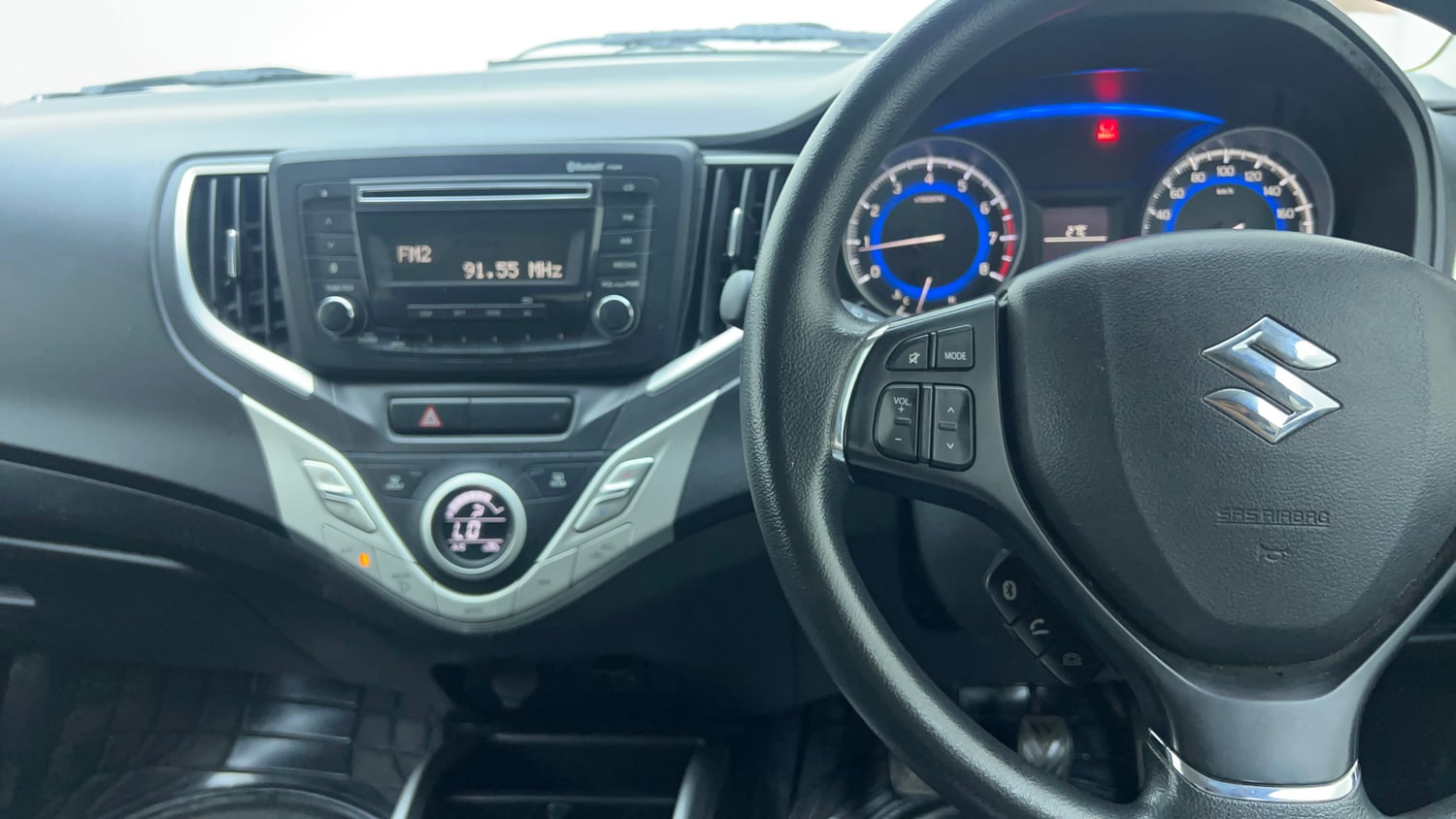 Used 2016 Maruti Suzuki Baleno Delta 1.2 Petrol Manual top_features Integrated (in-dash) music system