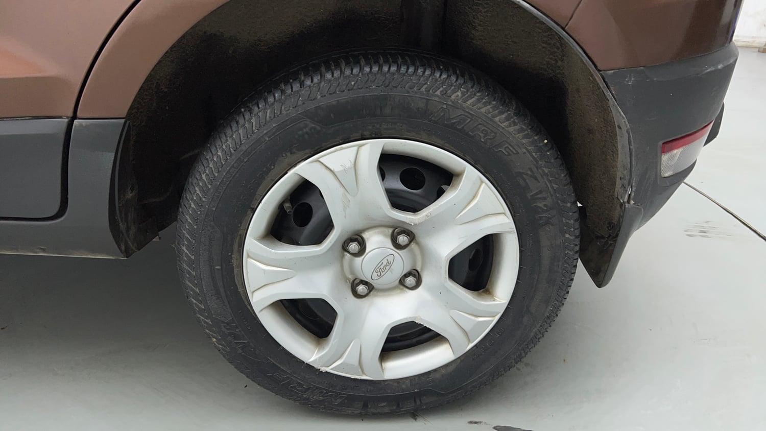 Used 2016 Ford EcoSport Ambiente 1.5L Ti-VCT Petrol Manual tyres LEFT REAR TYRE RIM VIEW