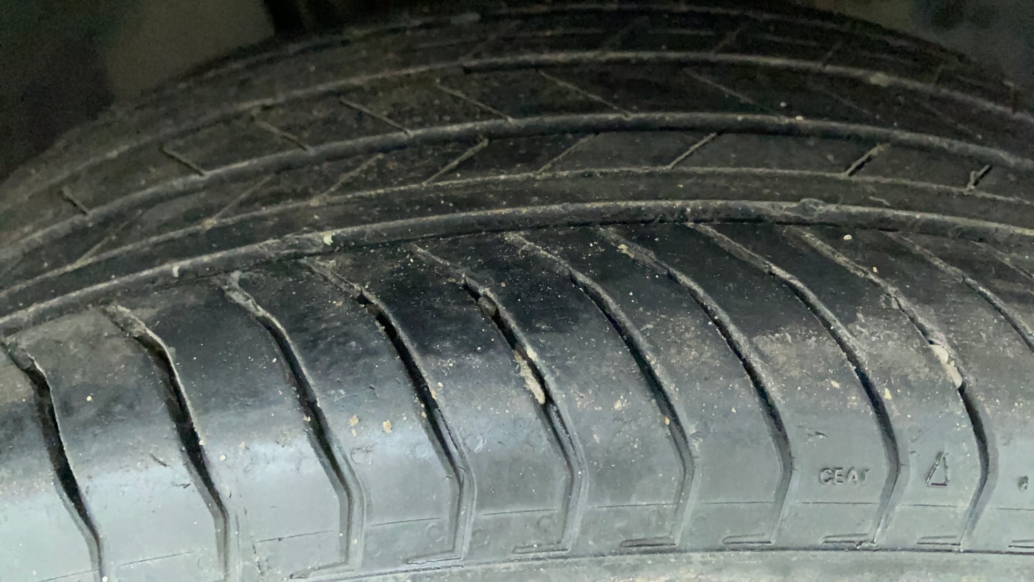 Used 2023 Skoda Kushaq Ambition 1.0L TSI MT Petrol Manual tyres RIGHT FRONT TYRE TREAD VIEW