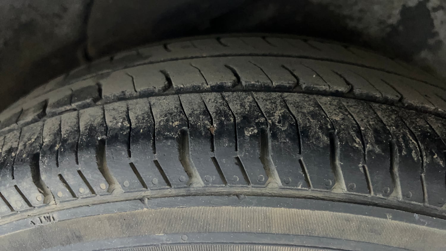 Used 2012 Hyundai i10 Sportz 1.2 Kappa2 Petrol Manual tyres LEFT REAR TYRE TREAD VIEW