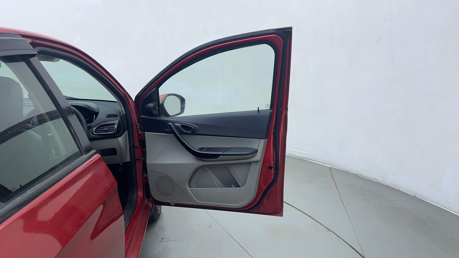 Used 2019 Tata Tiago Revotron XZ w/o Alloy Petrol Manual interior RIGHT FRONT DOOR OPEN VIEW
