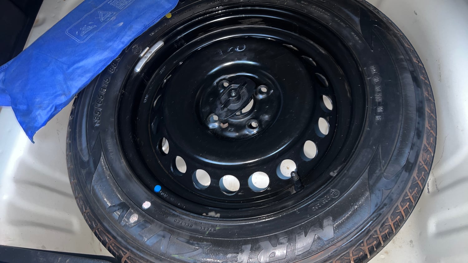 Used 2016 Maruti Suzuki Baleno Delta 1.2 Petrol Manual tyres SPARE TYRE VIEW