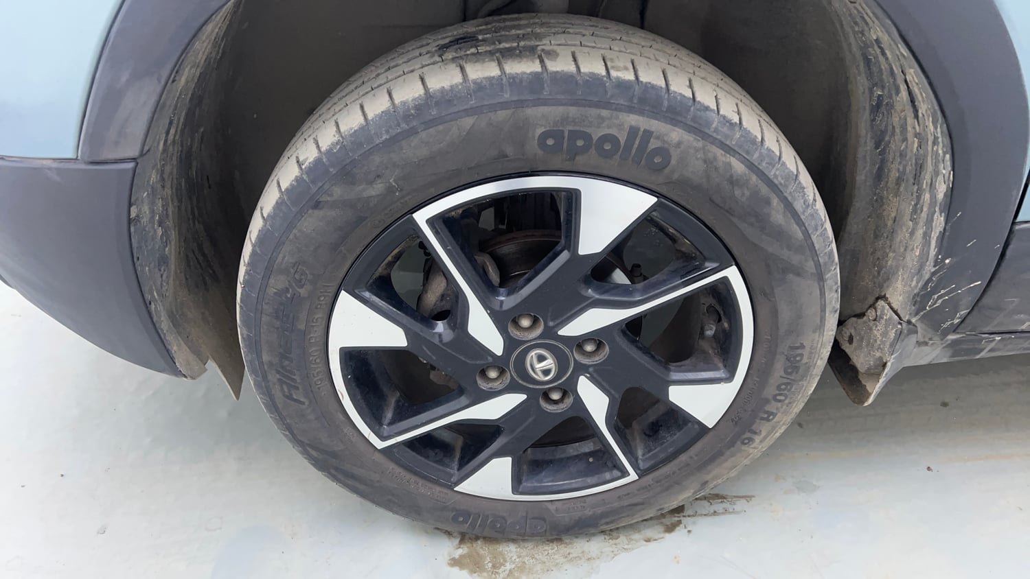 Used 2023 Tata Punch Creative IRA AMT Dual Tone Petrol Automatic tyres LEFT FRONT TYRE RIM VIEW