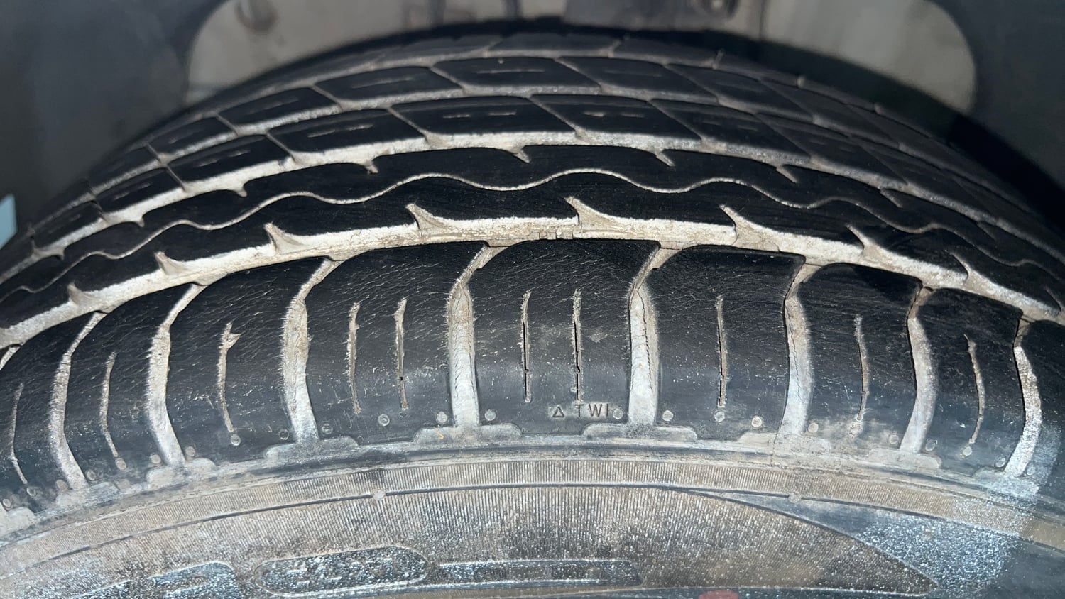 Used 2015 Ford EcoSport Trend 1.5 Ti-VCT Petrol Manual tyres LEFT FRONT TYRE TREAD VIEW
