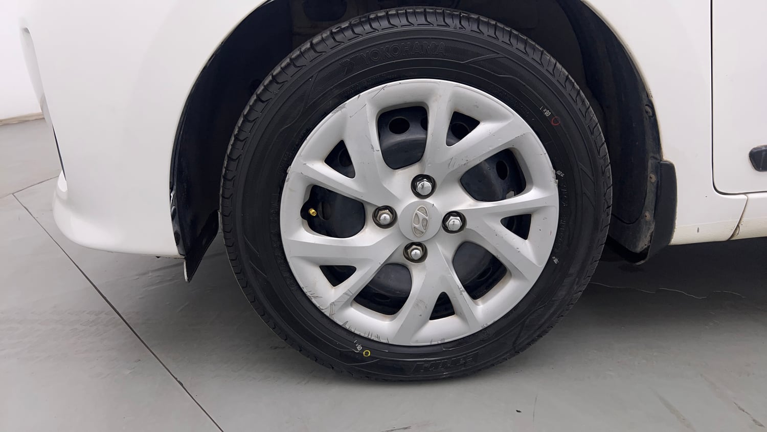 Used 2018 Hyundai Grand i10 Sportz 1.2 Kappa VTVT Petrol Manual tyres LEFT FRONT TYRE RIM VIEW