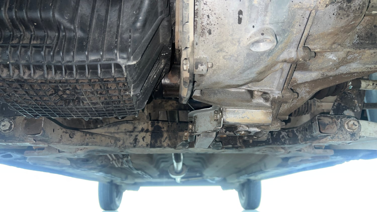 Used 2018 Renault Kwid RXT Opt Petrol Manual extra FRONT LEFT UNDERBODY VIEW