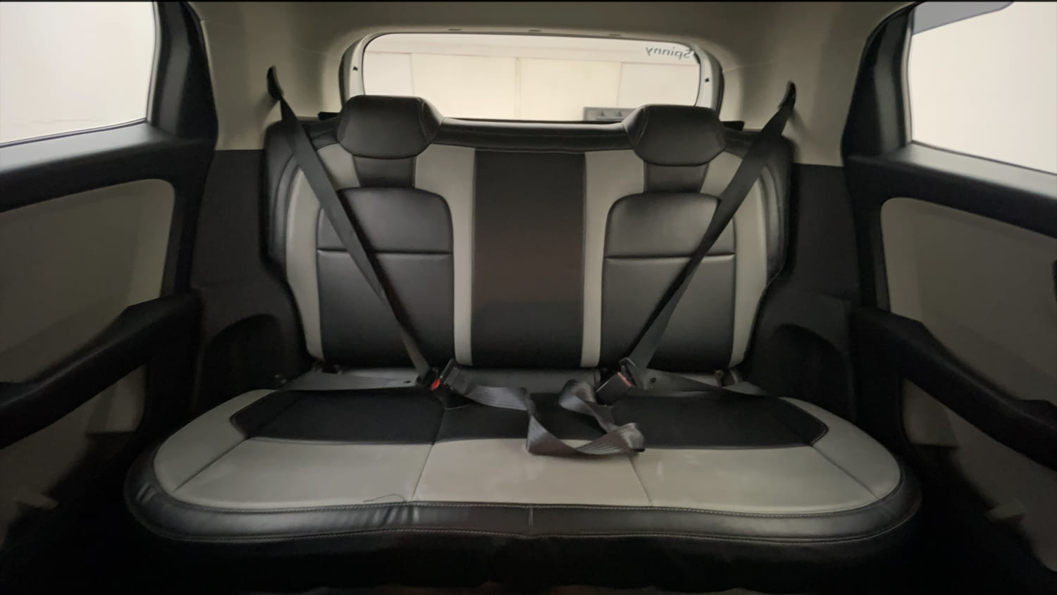 Used 2022 Tata Altroz XE Plus Petrol Petrol Manual interior REAR SEAT CONDITION VIEW