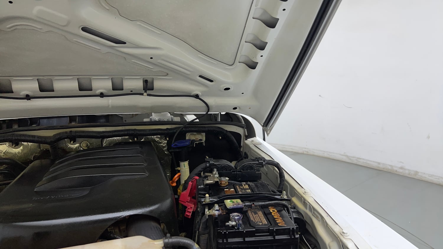 Used 2023 Mahindra Thar LX Hard Top Petrol AT RWD Petrol Automatic engine ENGINE LEFT SIDE HINGE & APRON VIEW