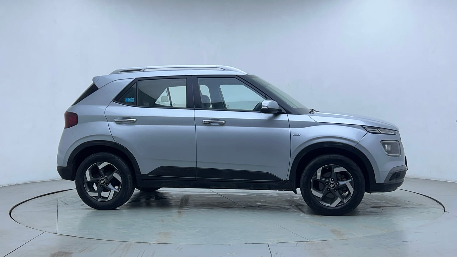 Used 2021 Hyundai Venue SX Plus 1.0 Turbo DCT Petrol Automatic exterior RIGHT SIDE VIEW