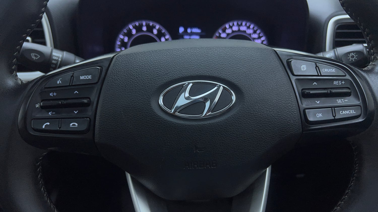 Used 2019 Hyundai Venue SX Plus 1.0 Turbo DCT Petrol Automatic top_features Airbags