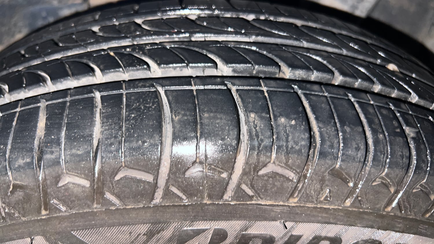 Used 2021 Hyundai Grand i10 Nios Sportz AMT 1.2 CRDi Diesel Automatic tyres LEFT REAR TYRE TREAD VIEW