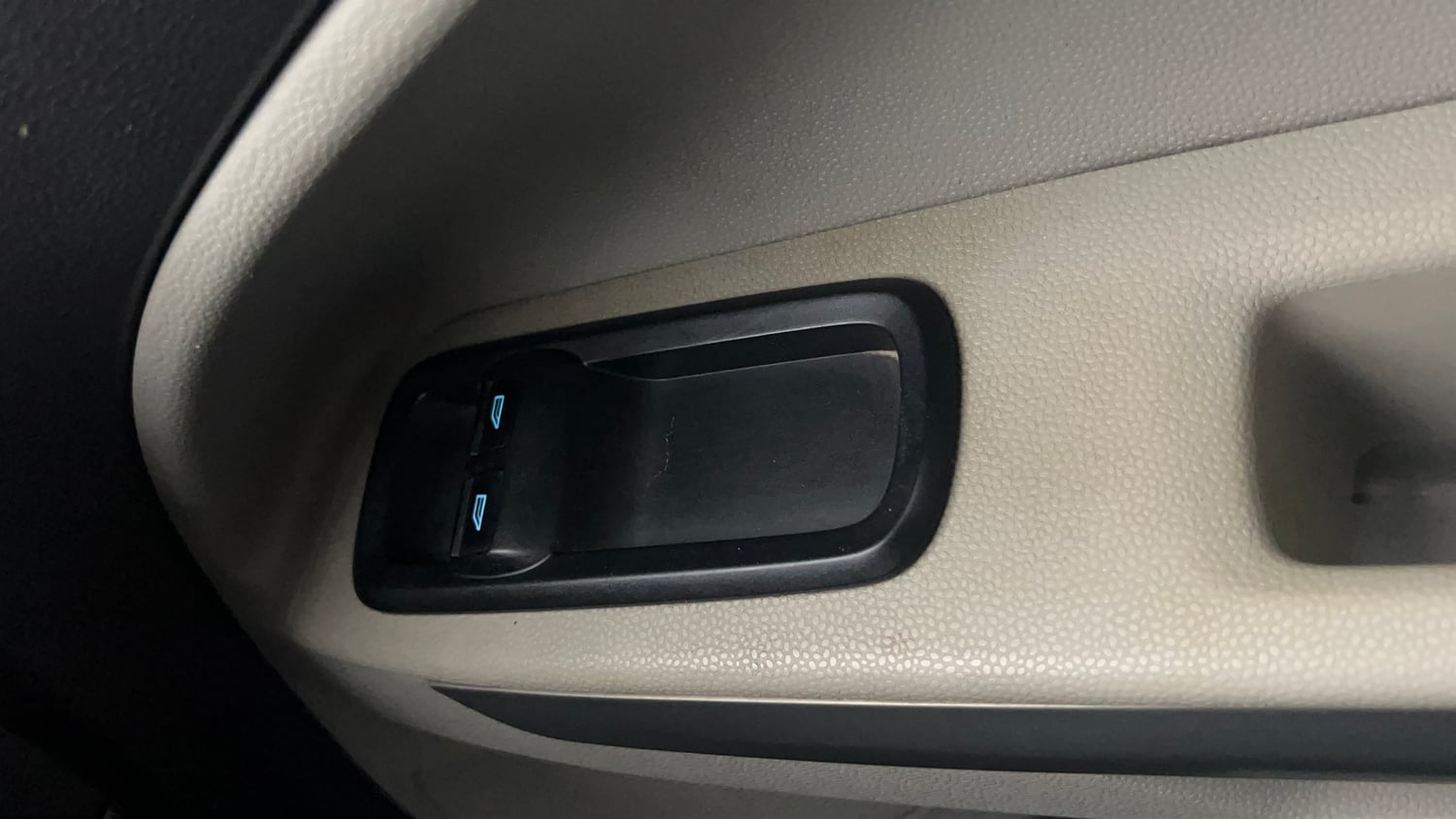 Used 2017 Ford EcoSport Ambiente 1.5L Ti-VCT Petrol Manual top_features Power windows
