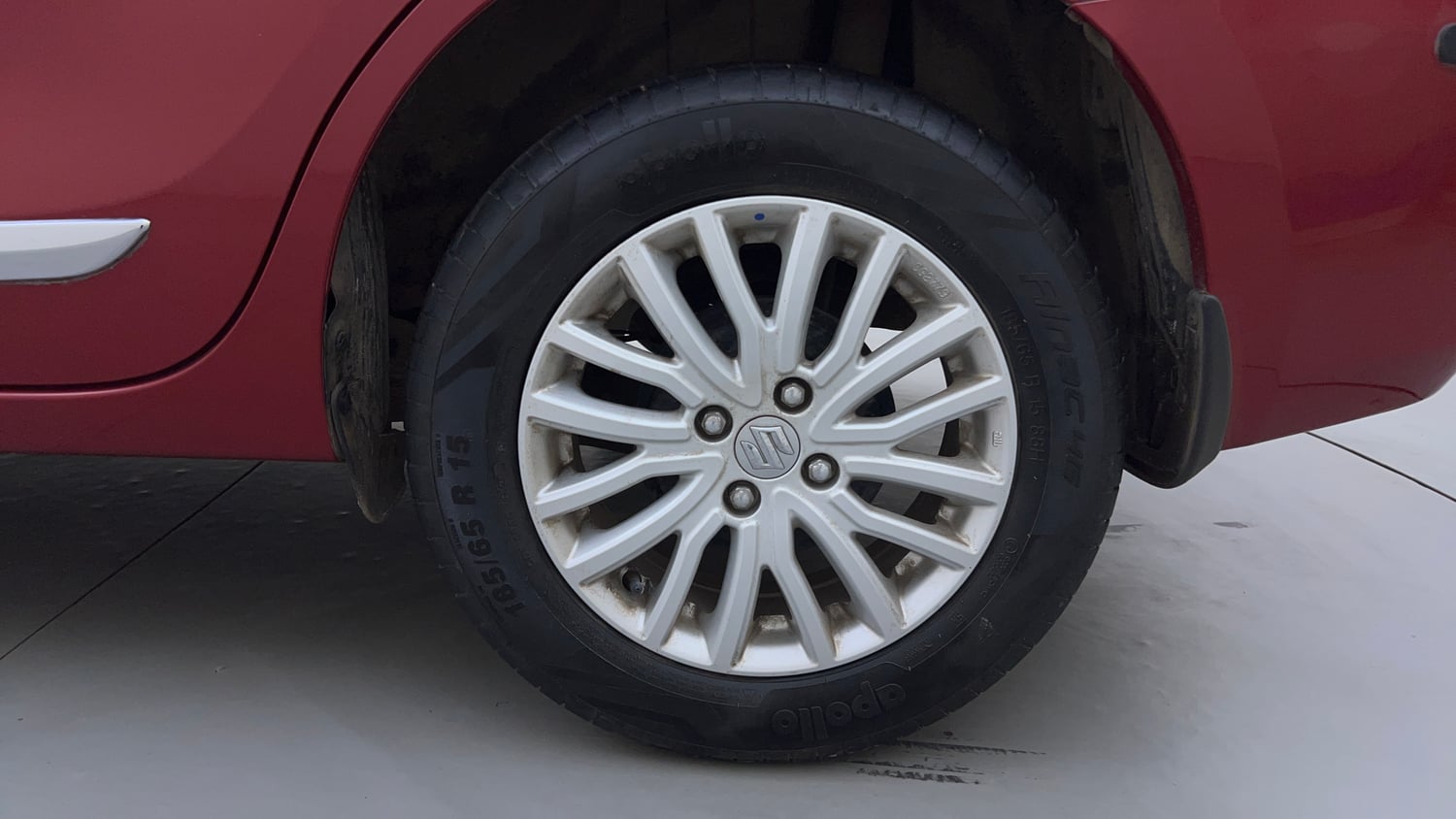 Used 2022 Maruti Suzuki Dzire ZXi AGS Petrol Automatic tyres LEFT REAR TYRE RIM VIEW