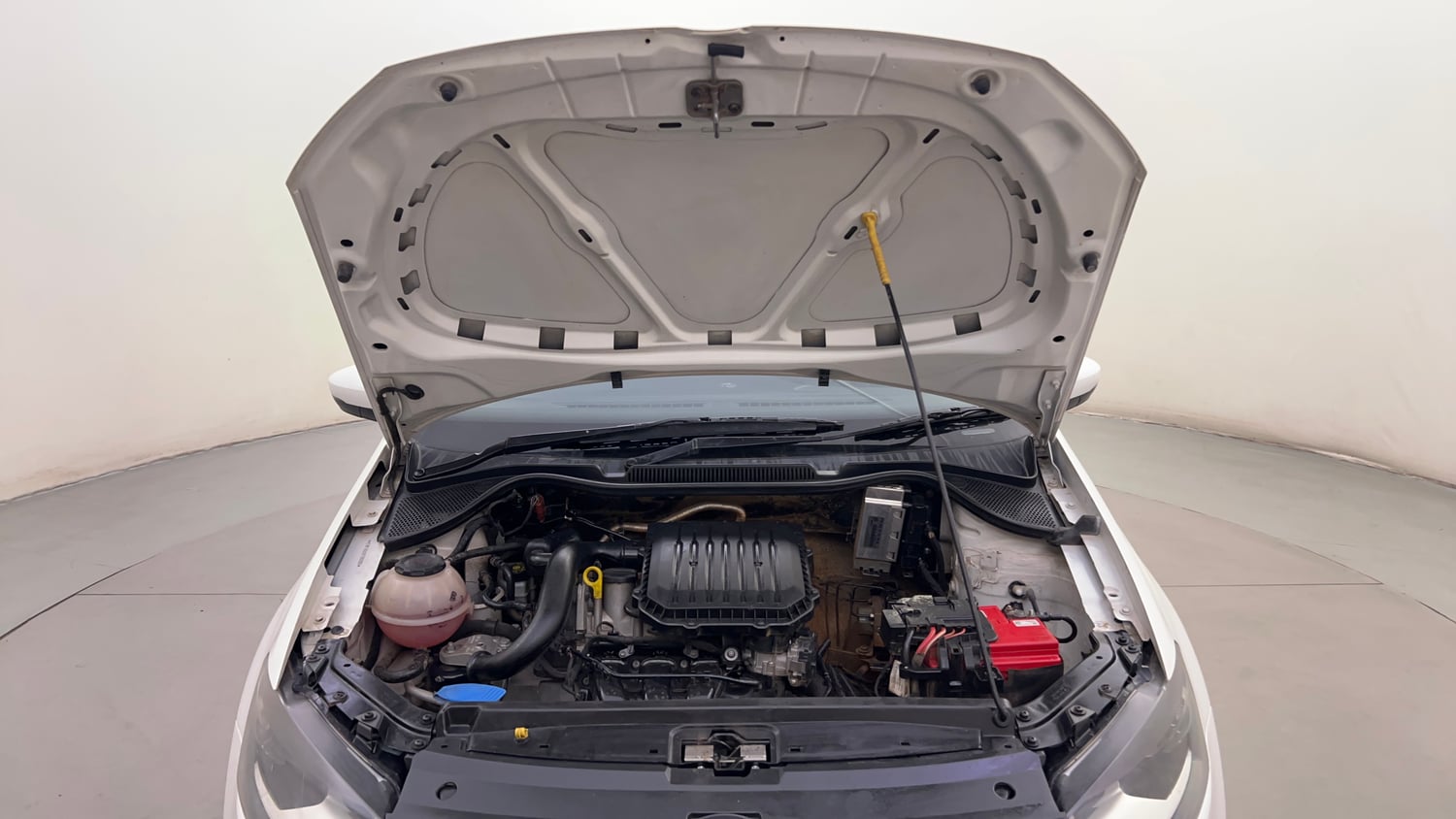 Used 2018 Volkswagen Polo Comfortline 1.0L (P) Petrol Manual engine ENGINE & BONNET OPEN FRONT VIEW