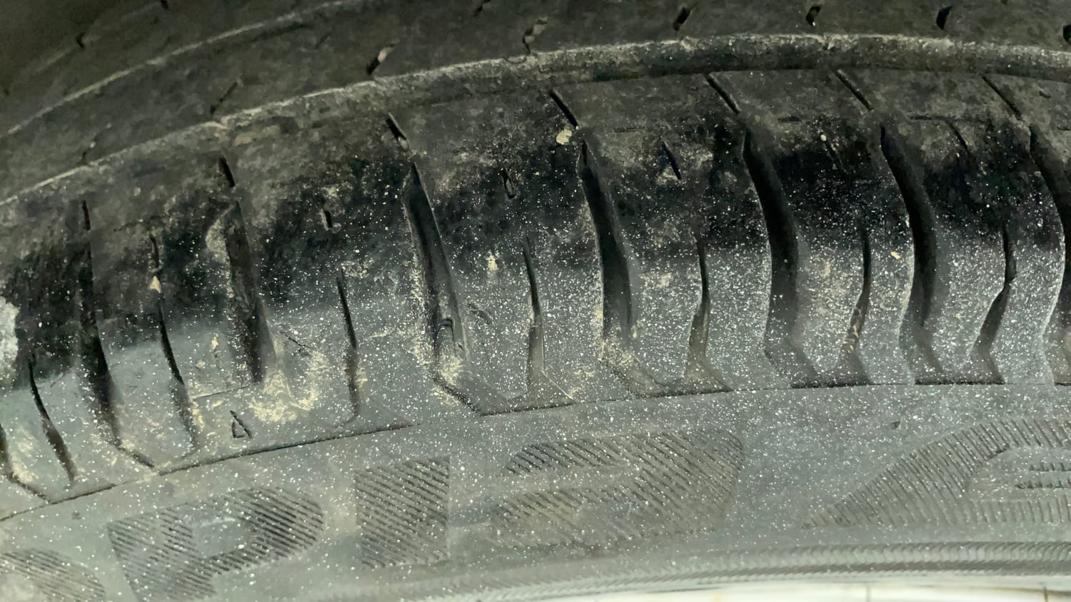 Used 2022 Tata Altroz XE Plus Petrol Petrol Manual tyres LEFT REAR TYRE TREAD VIEW