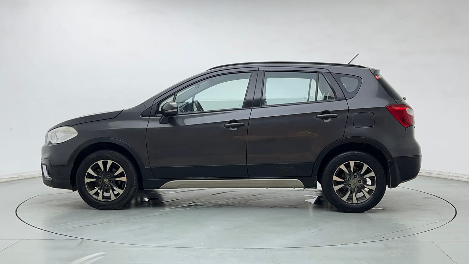 Used 2020 Maruti Suzuki S-Cross Zeta Petrol Manual exterior LEFT SIDE VIEW
