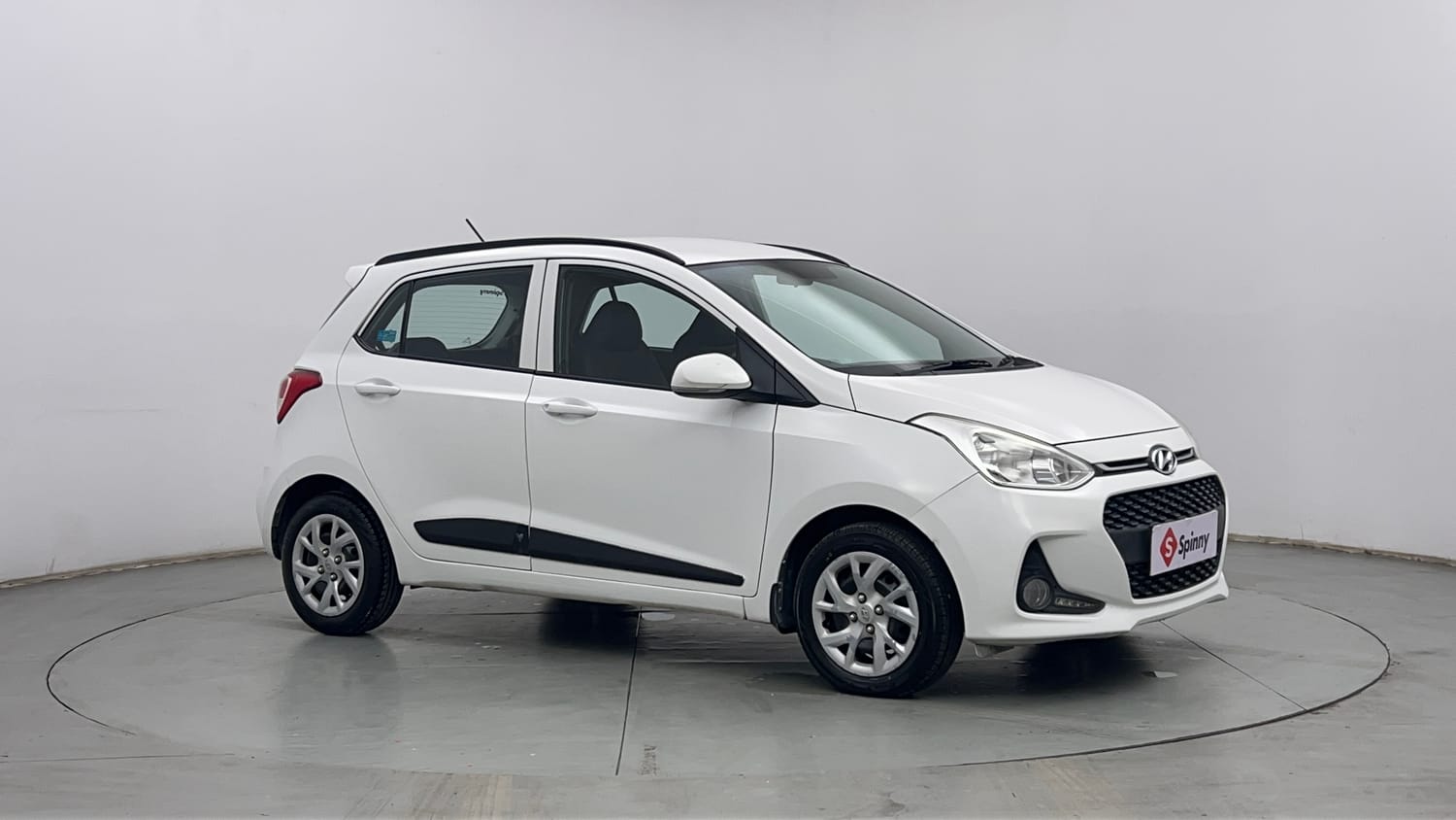 Used 2018 Hyundai Grand i10 Sportz 1.2 Kappa VTVT Petrol Manual exterior RIGHT FRONT CORNER VIEW