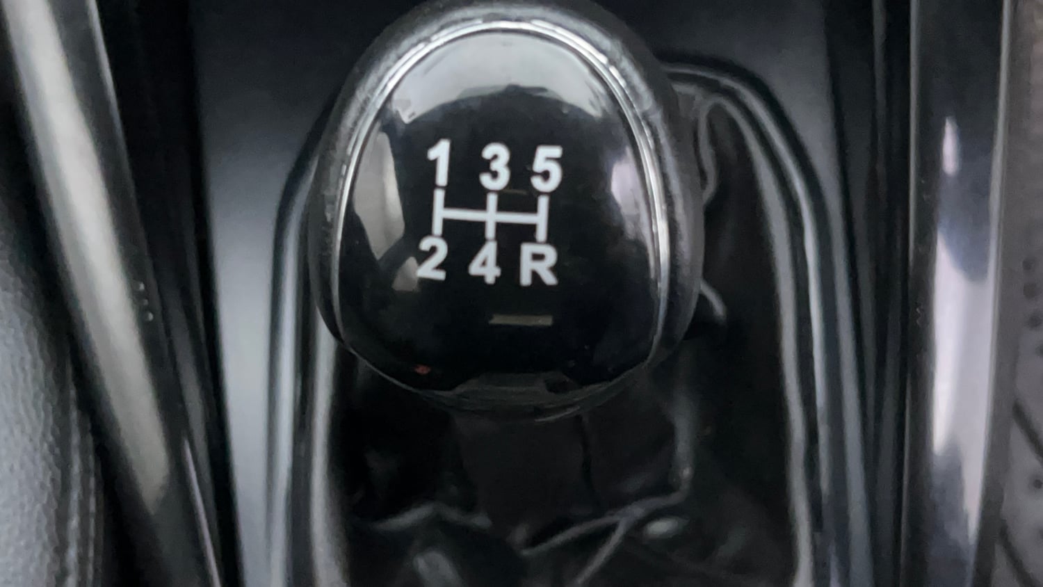 Used 2017 Ford EcoSport Titanium 1.5L TDCi Diesel Manual interior GEAR  KNOB VIEW