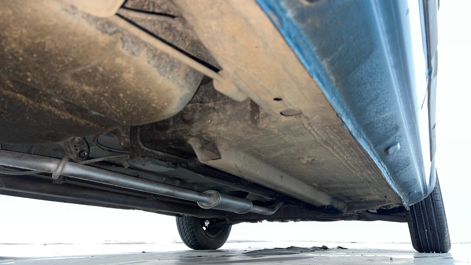 Used 2022 Renault Kwid RXT 1.0 AMT (O) Petrol Automatic extra REAR RIGHT UNDERBODY VIEW