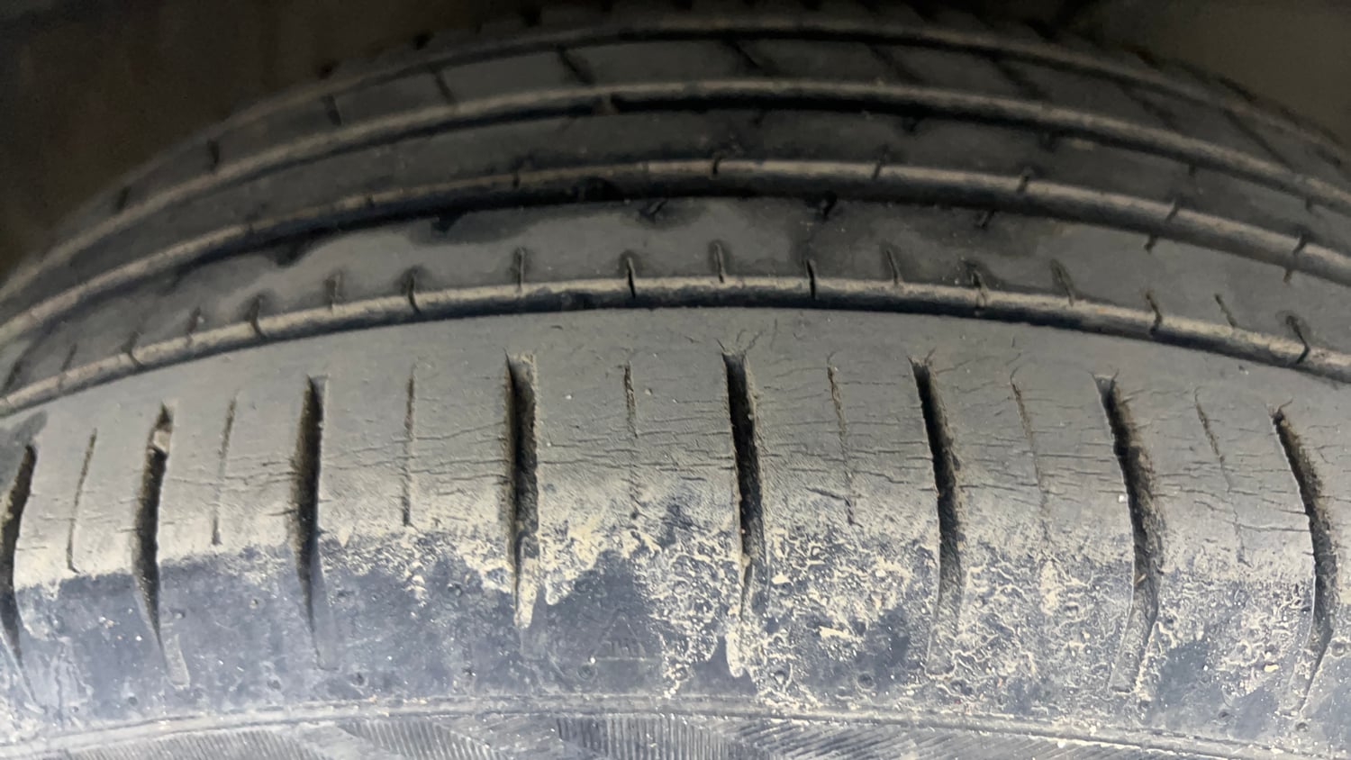 Used 2022 Maruti Suzuki Baleno Zeta Petrol Manual tyres RIGHT FRONT TYRE TREAD VIEW