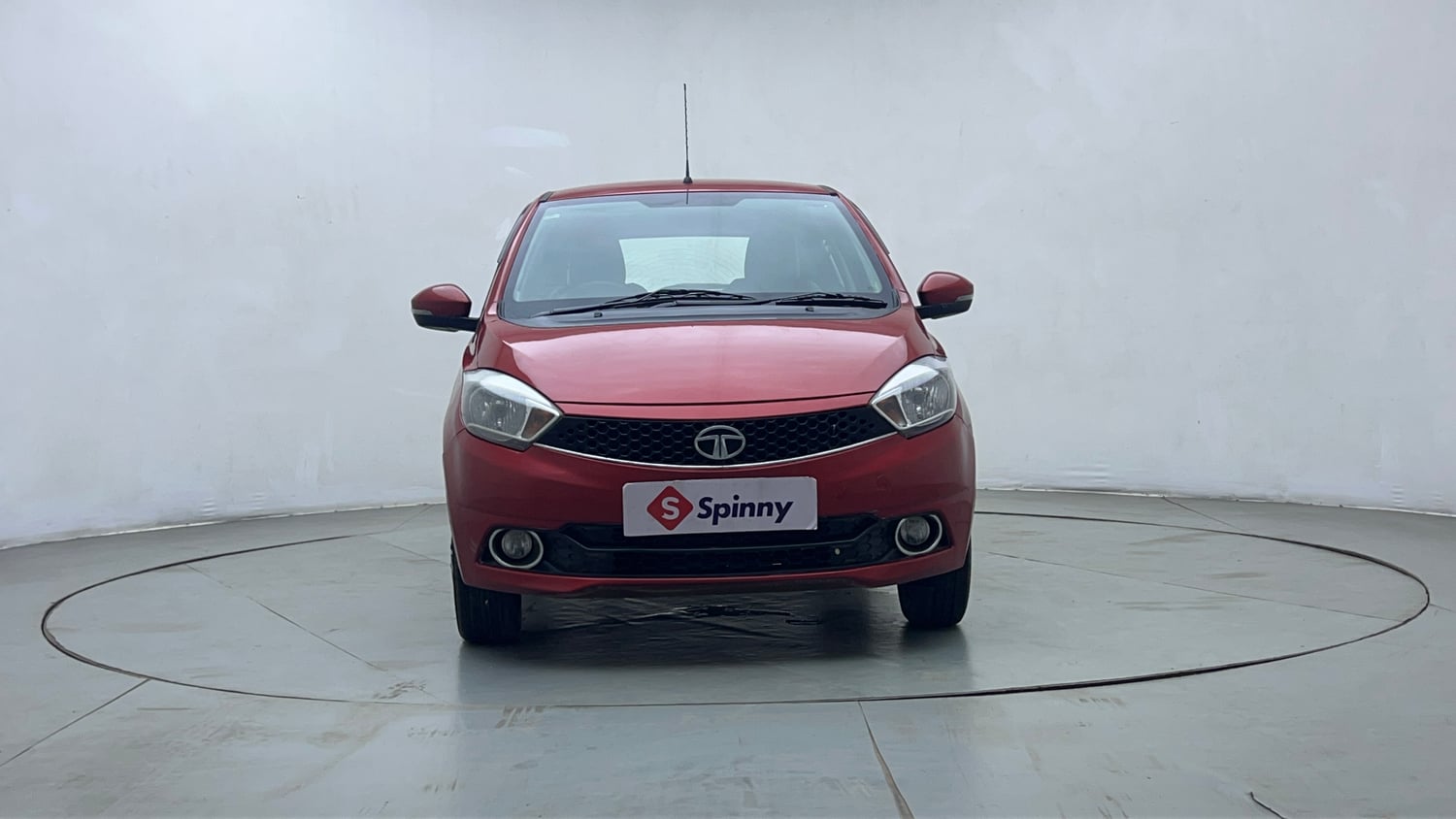 Used 2019 Tata Tiago Revotron XZ w/o Alloy Petrol Manual exterior FRONT VIEW