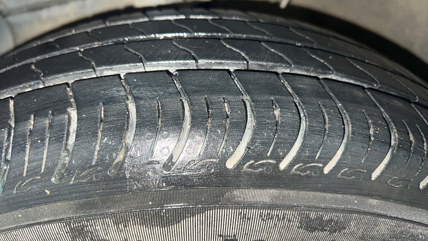 Used 2021 Hyundai Grand i10 Nios Sportz 1.2 Kappa VTVT CNG Cng Manual tyres LEFT FRONT TYRE TREAD VIEW