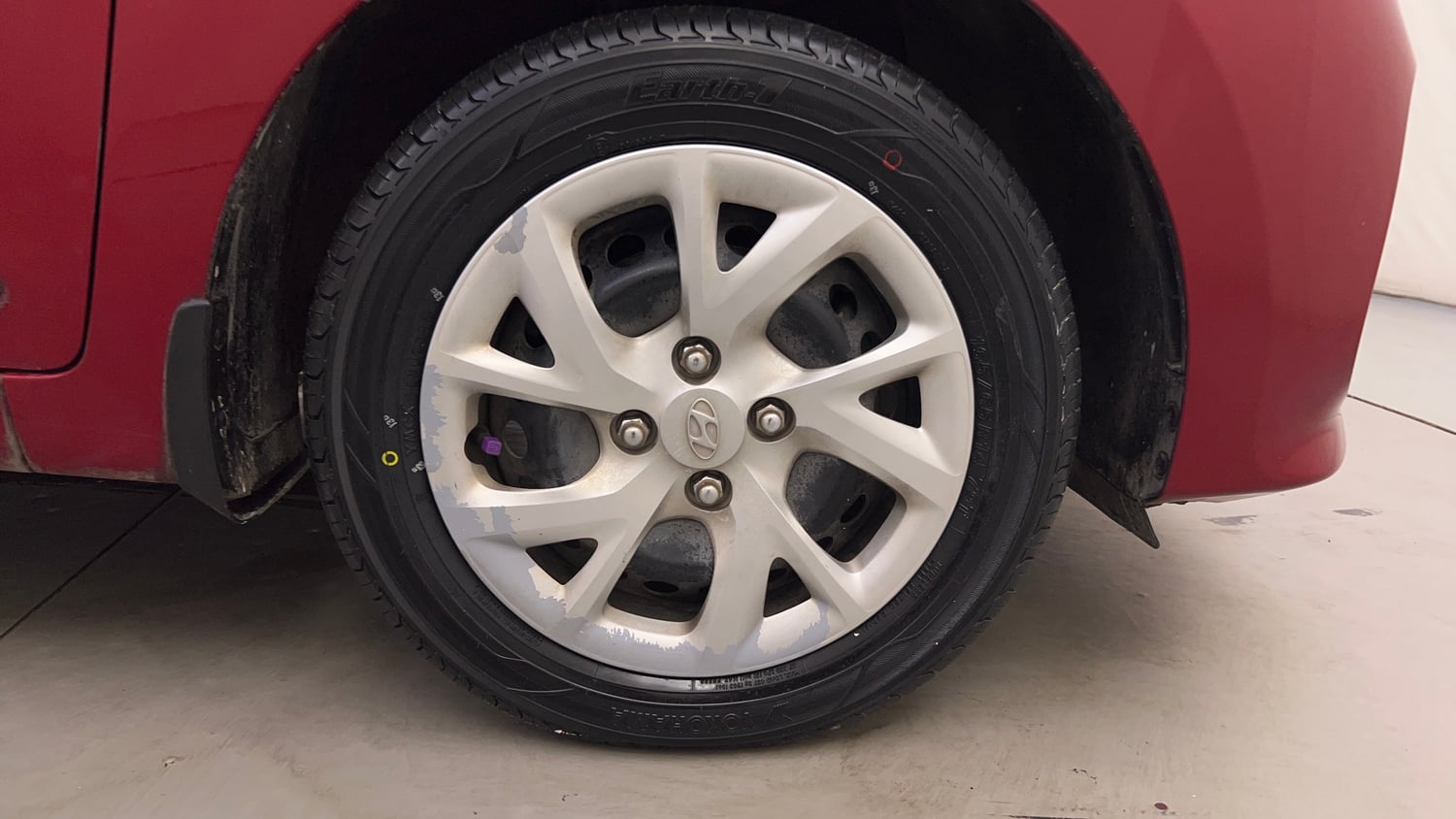 Used 2018 Hyundai Grand i10 Sportz 1.2 Kappa VTVT Petrol Manual tyres RIGHT FRONT TYRE RIM VIEW