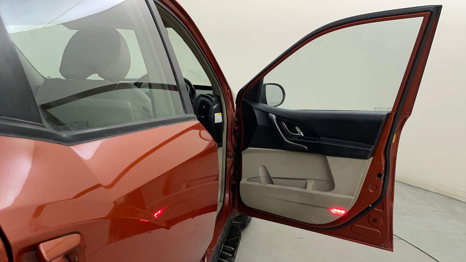 Used 2016 Mahindra XUV500 W8 AT Diesel Automatic interior RIGHT FRONT DOOR OPEN VIEW