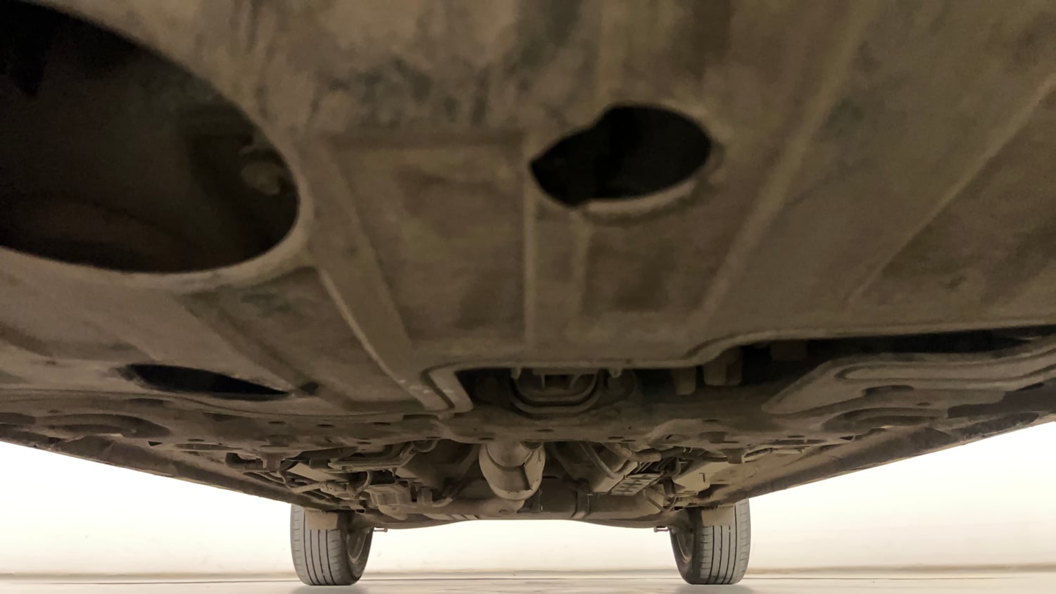 Used 2024 Hyundai Alcazar Signature 1.5 Diesel AT 7STR Diesel Automatic extra FRONT LEFT UNDERBODY VIEW