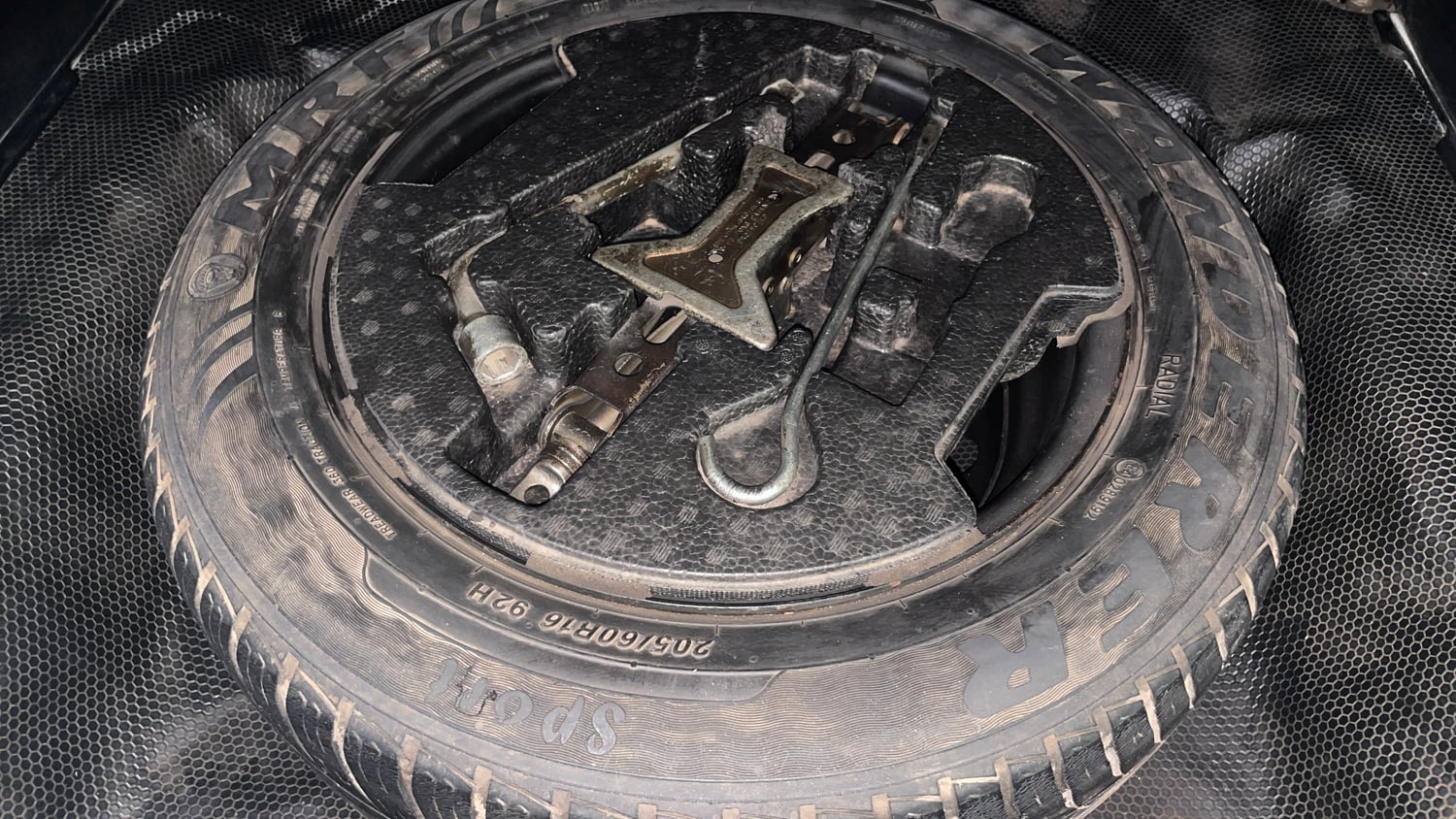 Used 2018 Maruti Suzuki S-Cross Zeta 1.3 Diesel Manual tyres SPARE TYRE VIEW