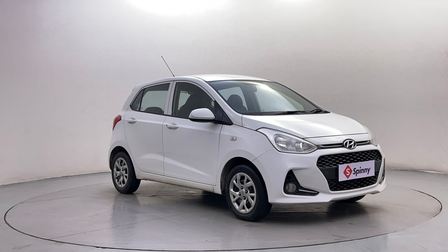 Used 2018 Hyundai Grand i10 Magna 1.2 Kappa VTVT Petrol Manual exterior RIGHT FRONT CORNER VIEW