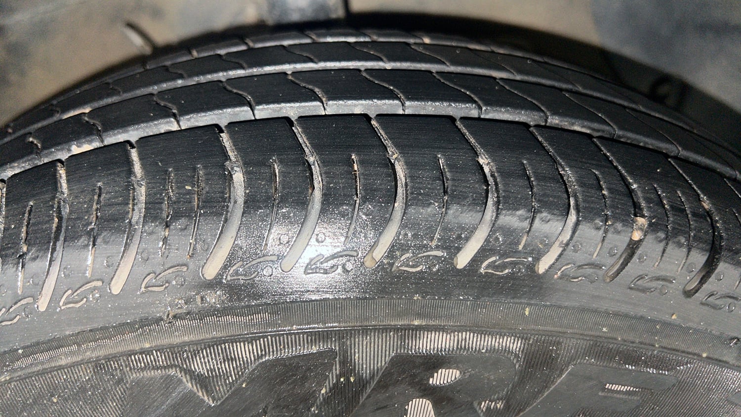 Used 2021 Hyundai Grand i10 Nios Sportz 1.2 Kappa VTVT CNG Cng Manual tyres RIGHT FRONT TYRE TREAD VIEW