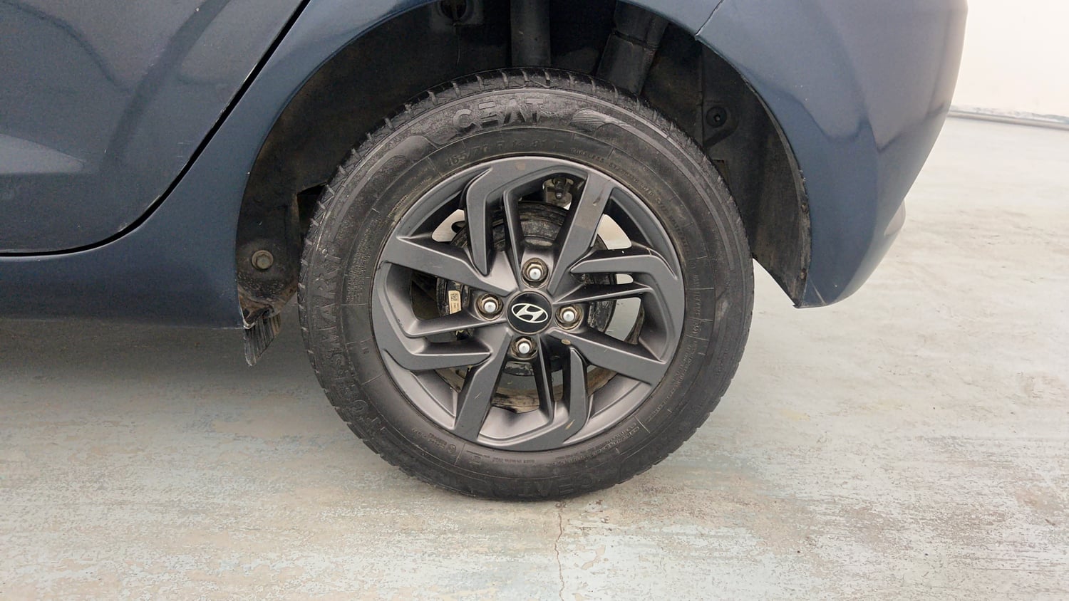 Used 2021 Hyundai Grand i10 Nios Sportz 1.2 Kappa VTVT CNG Cng Manual tyres LEFT REAR TYRE RIM VIEW