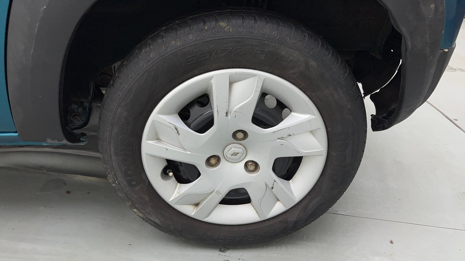 Used 2022 Renault Kwid RXT 1.0 AMT (O) Petrol Automatic tyres LEFT REAR TYRE RIM VIEW