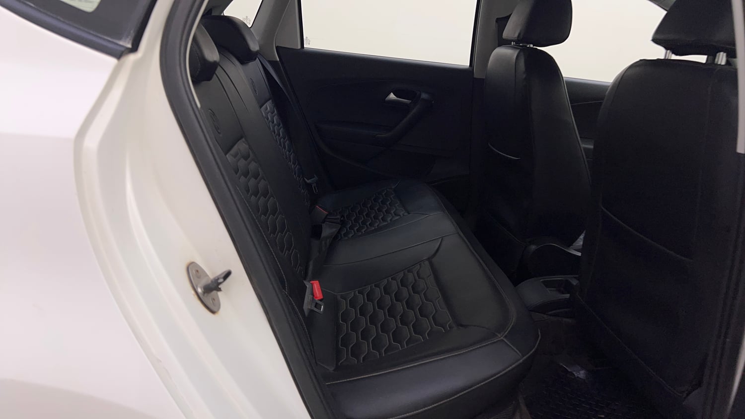 Used 2018 Volkswagen Polo Comfortline 1.0L (P) Petrol Manual interior RIGHT SIDE REAR DOOR CABIN VIEW