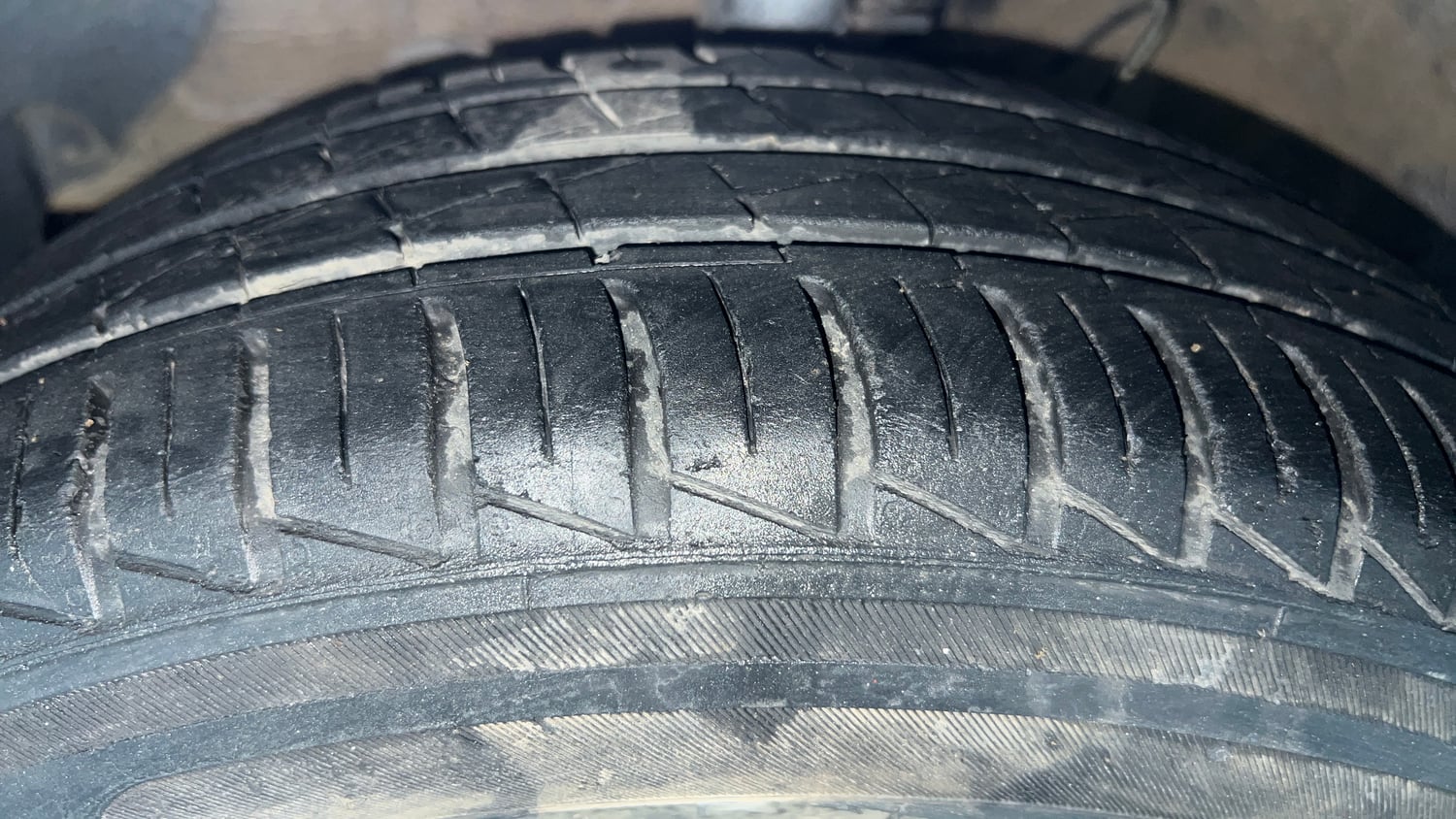 Used 2024 Hyundai Grand i10 Nios Era 1.2 Kappa Petrol Manual tyres LEFT FRONT TYRE TREAD VIEW