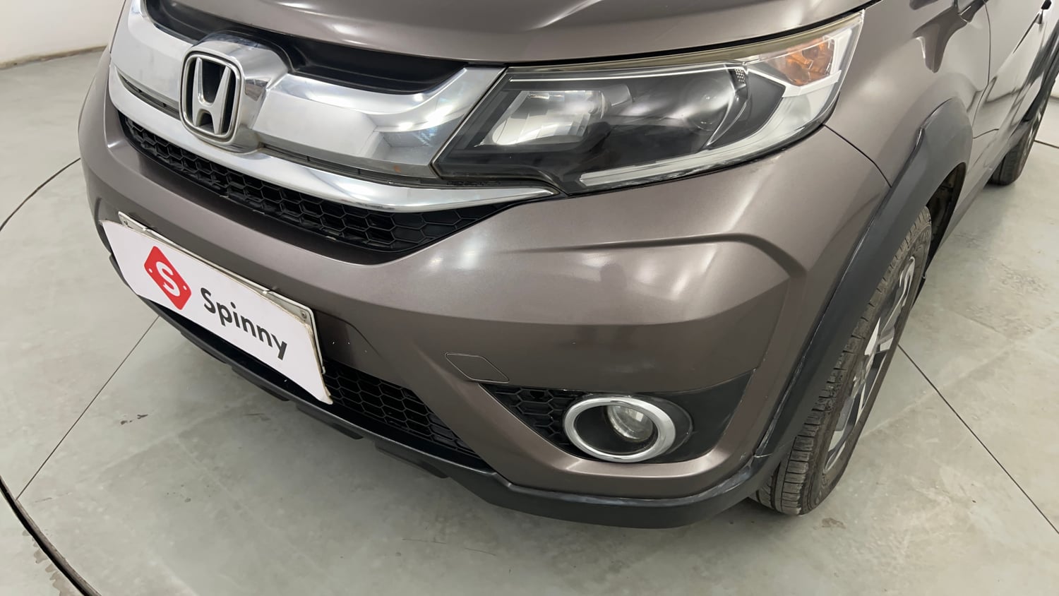 Used 2017 Honda BR-V V CVT Petrol Petrol Automatic dents MINOR SCRATCH
