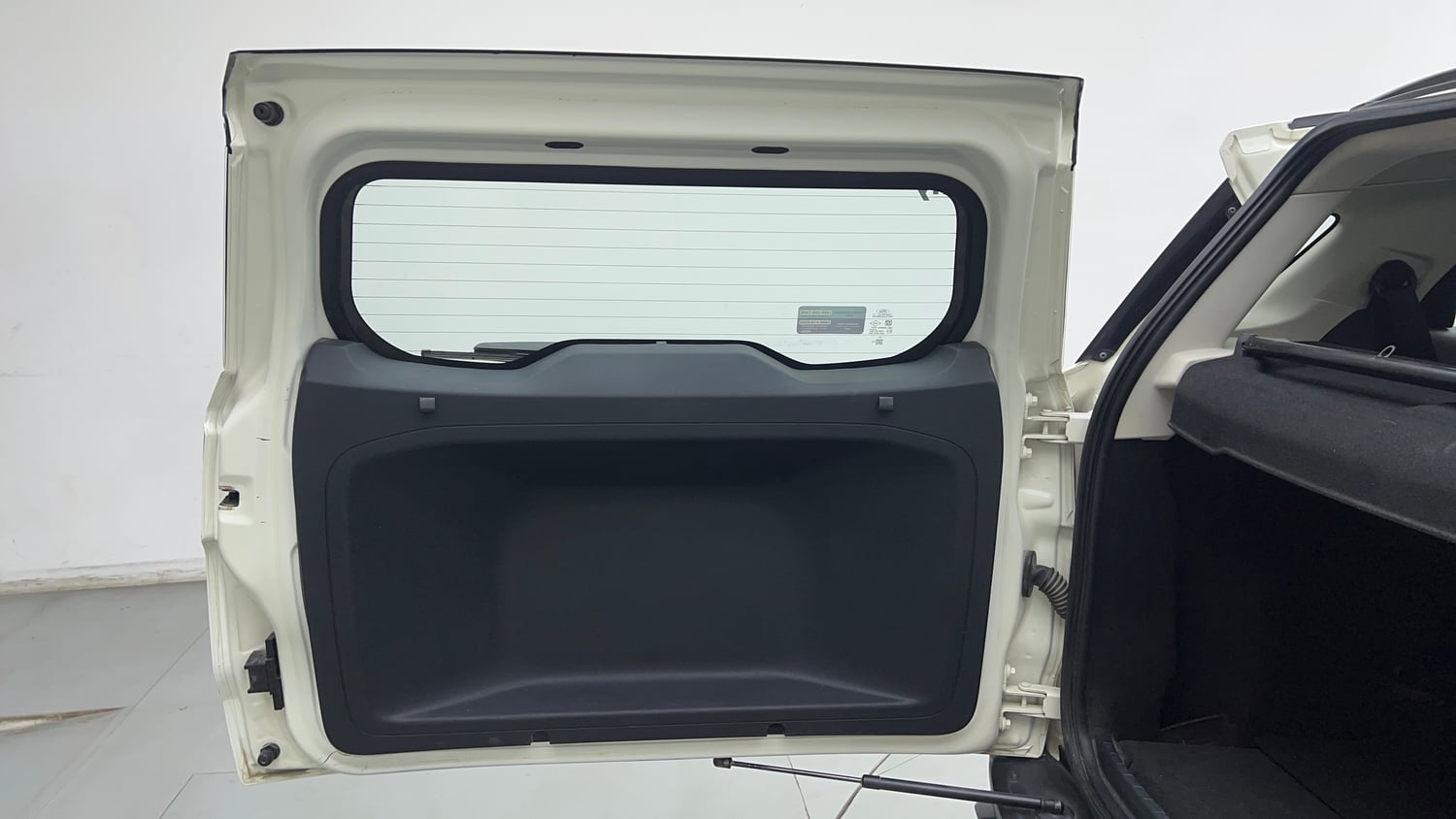 Used 2019 Ford EcoSport S Petrol Petrol Manual interior DICKY DOOR OPEN VIEW