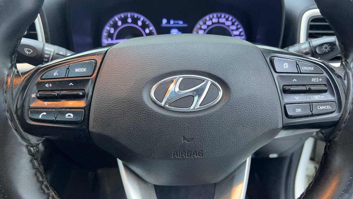 Used 2019 Hyundai Venue SX Plus 1.0 Turbo DCT Petrol Automatic top_features Airbags