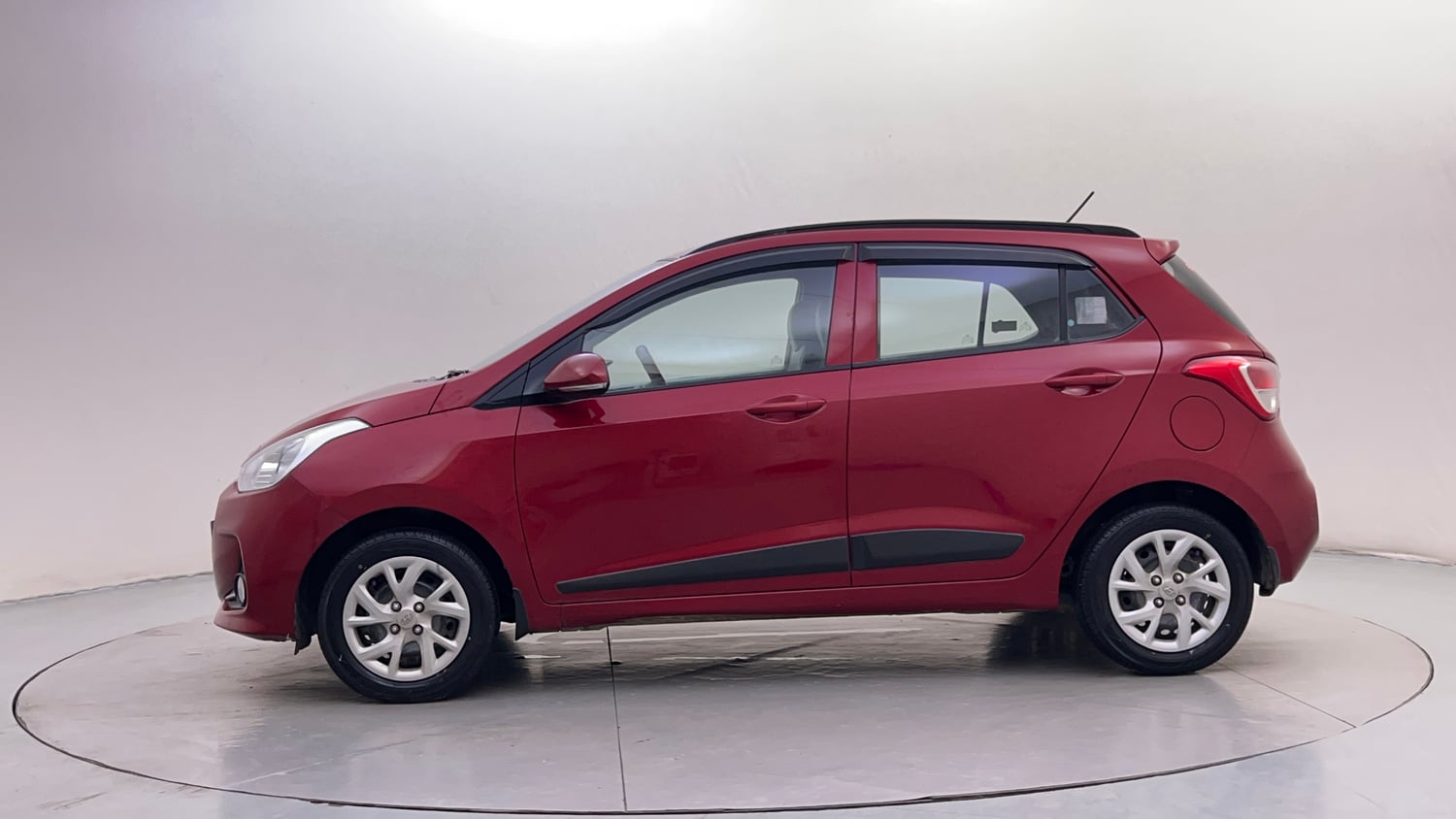 Used 2018 Hyundai Grand i10 Sportz 1.2 Kappa VTVT Petrol Manual exterior LEFT SIDE VIEW