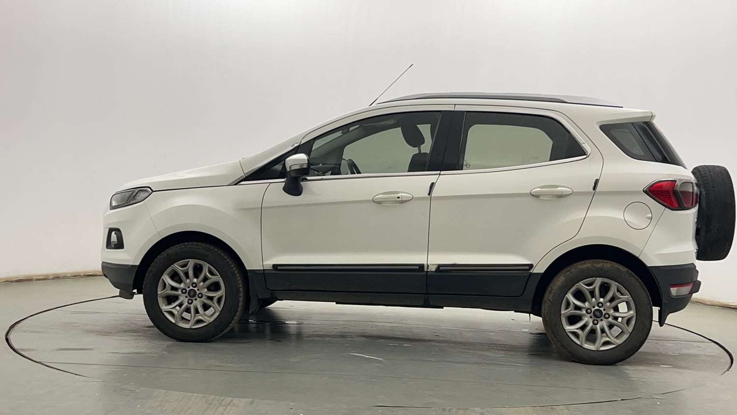 Used 2017 Ford EcoSport Titanium 1.5L TDCi Diesel Manual exterior LEFT SIDE VIEW