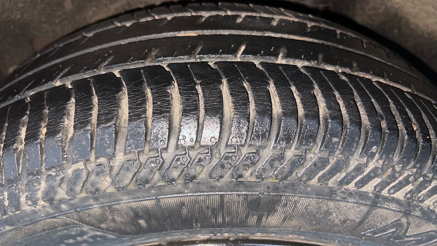 Used 2016 Ford EcoSport Ambiente 1.5L Ti-VCT Petrol Manual tyres LEFT REAR TYRE TREAD VIEW