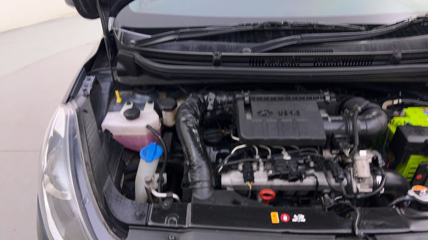 Used 2021 Hyundai Grand i10 Nios Sportz AMT 1.2 CRDi Diesel Automatic engine ENGINE RIGHT SIDE HINGE & APRON VIEW