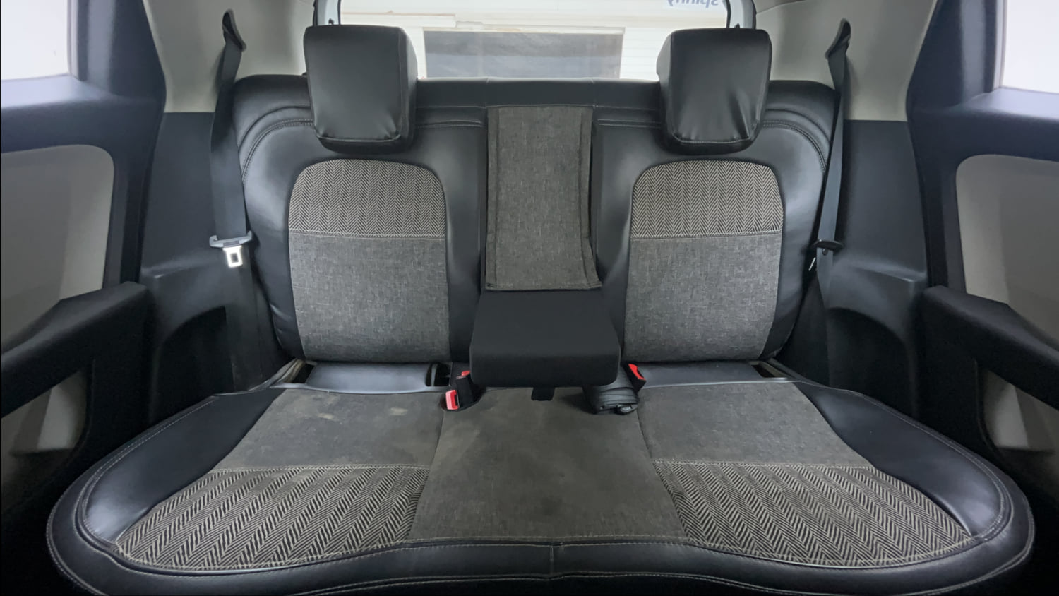 Used 2022 Tata Altroz XZ Petrol Petrol Manual interior REAR SEAT CONDITION VIEW