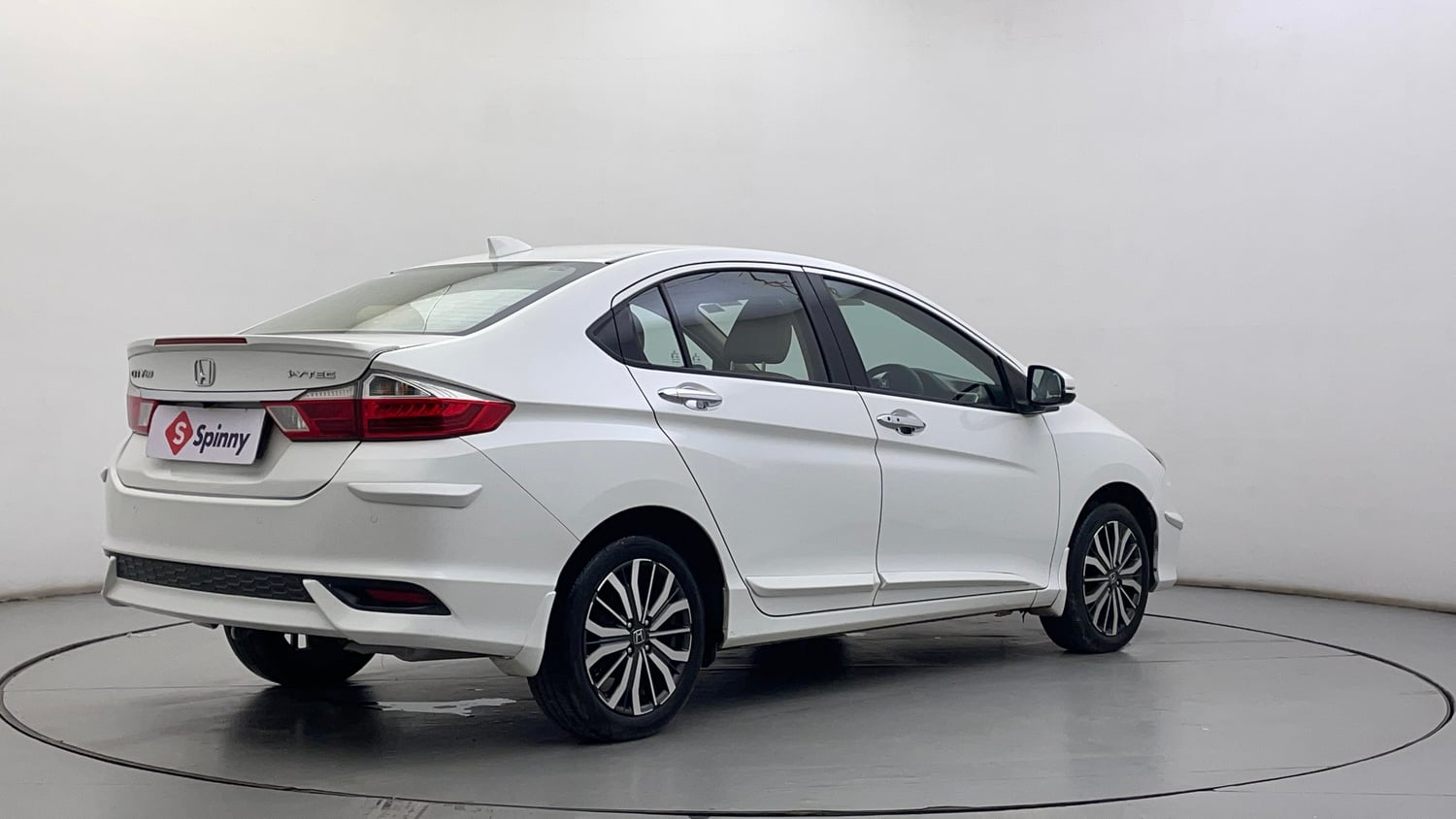 Used 2019 Honda City ZX Petrol Petrol Manual exterior RIGHT REAR CORNER VIEW