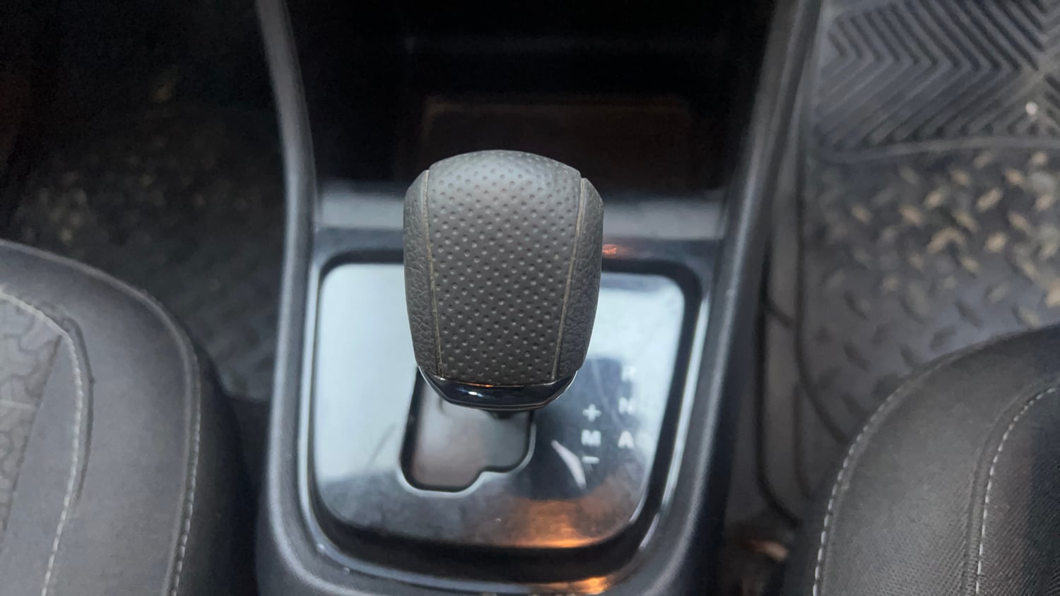Used 2023 Tata Punch Creative Dual Tone AMT Petrol Automatic interior GEAR  KNOB VIEW