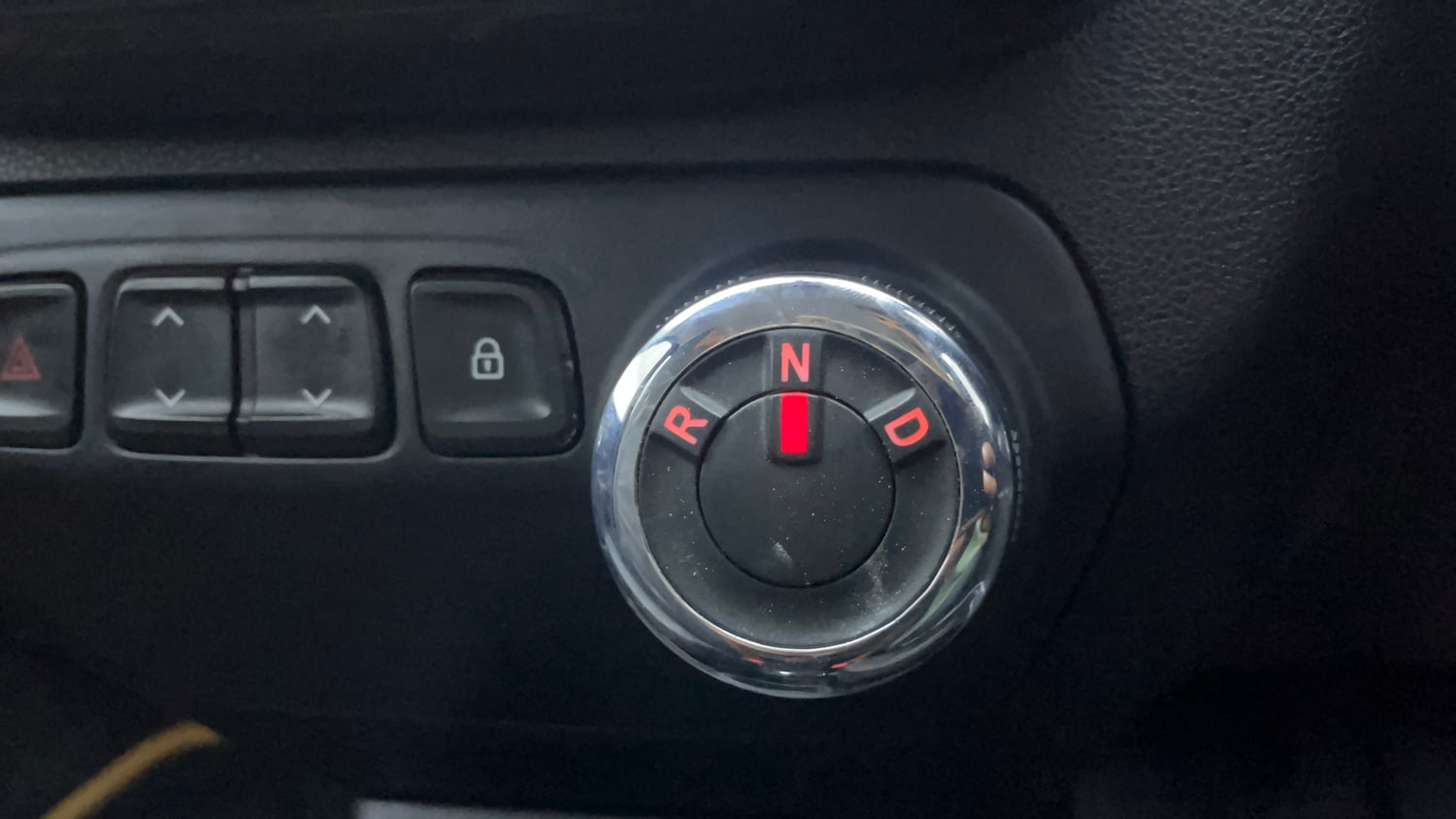 Used 2018 Renault Kwid 1.0 RXT AMT Petrol Automatic interior GEAR  KNOB VIEW