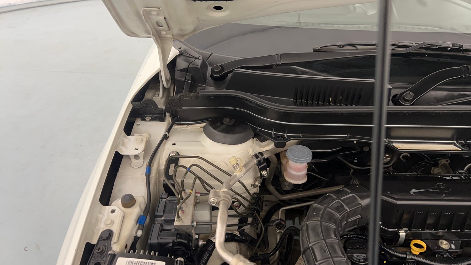 Used 2022 Toyota Urban Cruiser High Grade MT Petrol Manual engine ENGINE RIGHT SIDE HINGE & APRON VIEW